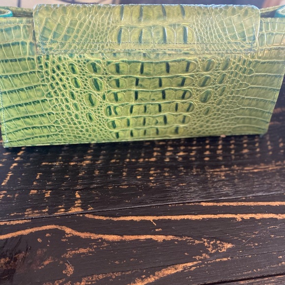 Stunning Green textured clutch / bag - Picture 5 of 5